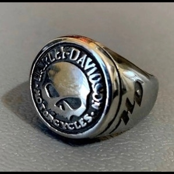 - HD Willie G Men’s Ring - Picture 2 of 5